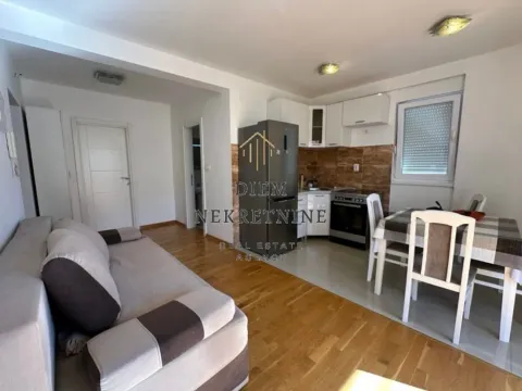 Izdavanje, dvosoban stan, 53m², Igalo, Herceg Novi - image 1