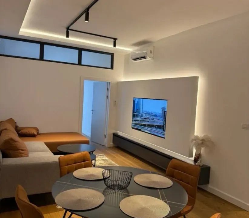 Izdavanje, dvosoban stan, 77m², Soho City, Bar