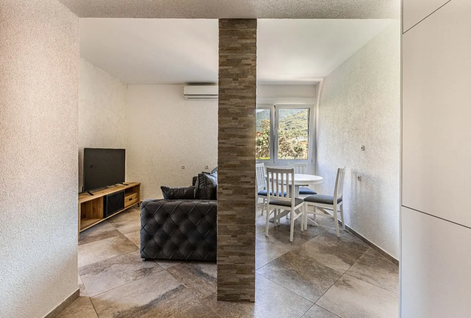 Prodaja, dvosoban stan, 52m², Centar, Tivat