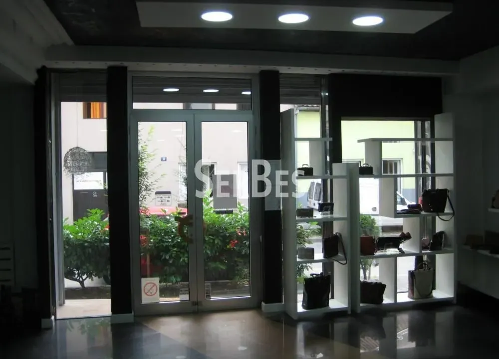 Sale, office space, 110m², Bulevar Oslobodjenja, Novi Sad Sve Podlokacije