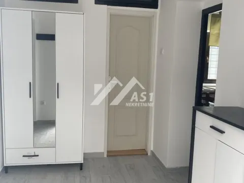 Izdavanje, jednosoban stan, 40m², Centar, Novi Sad - image 8