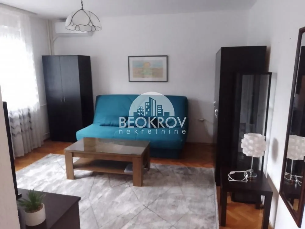 Izdavanje, jednosoban stan, 42m², Savski Venac, Beograd