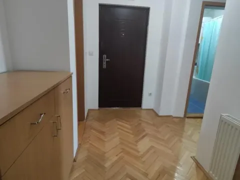 Izdavanje, trosoban stan, 71m², Centar, Jagodina - image 4