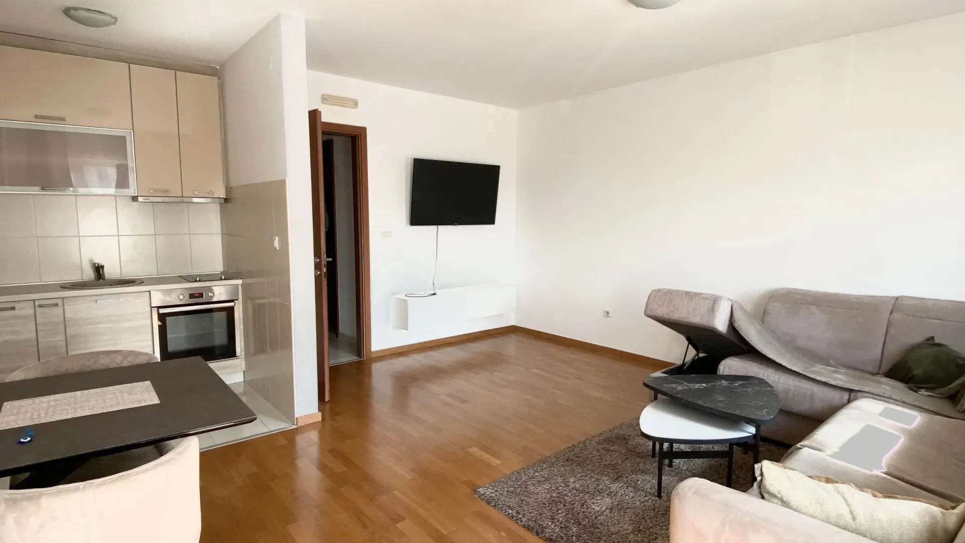Rent, studio apartment, 40m², Tološka šuma, Podgorica