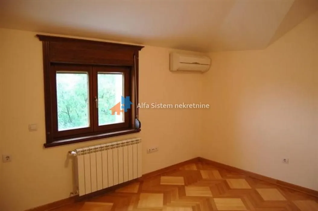 Izdavanje, stan, 300m², Savski Venac, Beograd