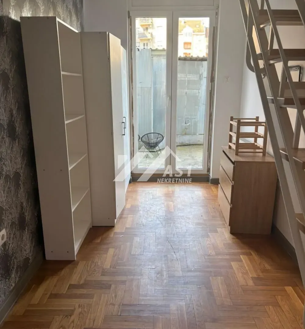 Izdavanje, trosoban stan, 70m², Grbavica, Novi Sad Sve Podlokacije