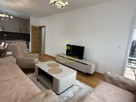 Izdavanje, dvosoban stan, 72m2, New City, Podgorica