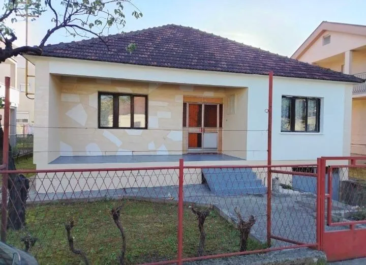 Prodaja, kuća, 100m², Konik, Podgorica