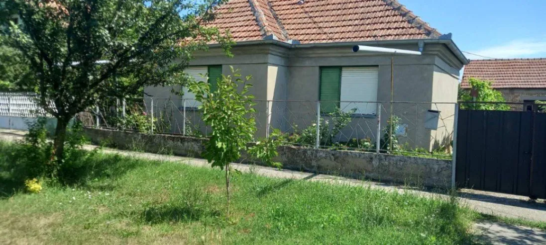 Prodaja, kuća, 116m², Perlez, Zrenjanin