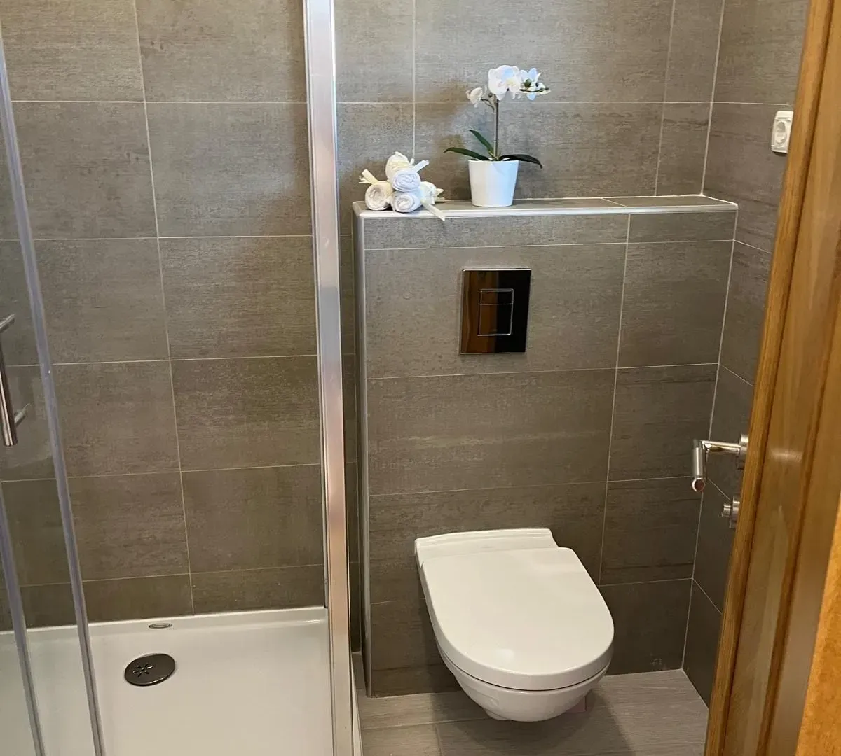 Prodaja, trosoban stan, 99m², Kalimanj, Tivat