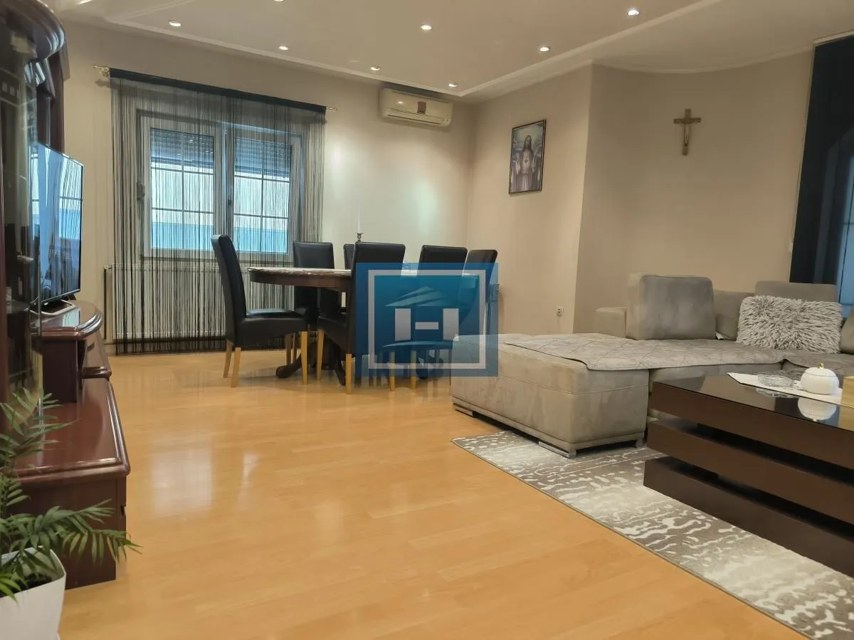 Prodaja, kuća, 470m², Ćuprija, Srbija
