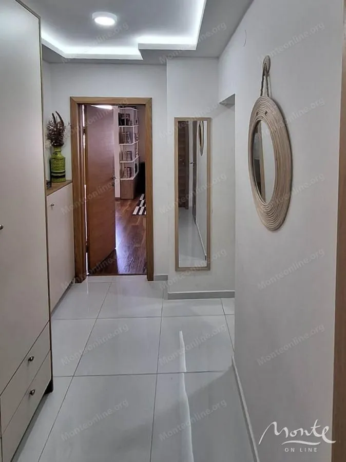 Prodaja, trosoban stan, 89m², Podgorica, Crna Gora