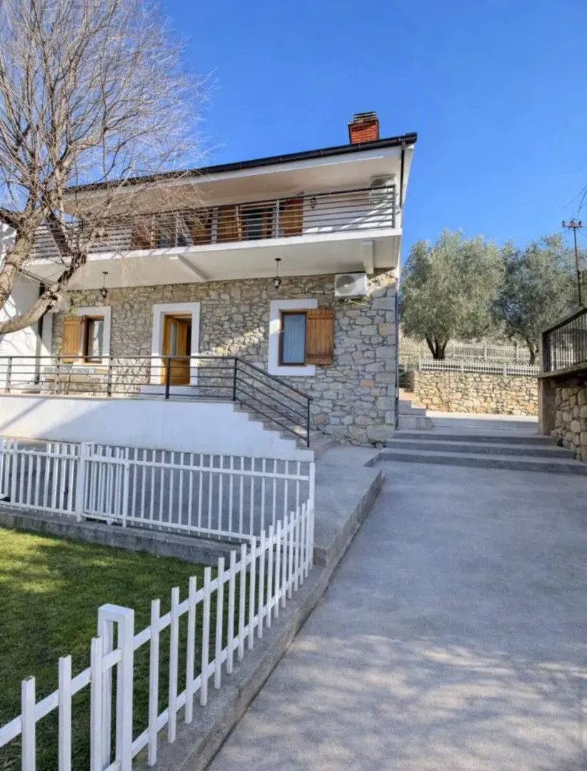 Rent, three bedroom apartment, 120m², Zabjelo, Podgorica