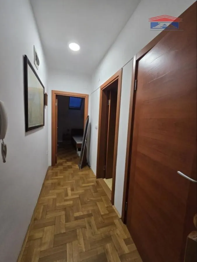 Izdavanje, dvosoban stan, 48m², Grbavica, Novi Sad Sve Podlokacije