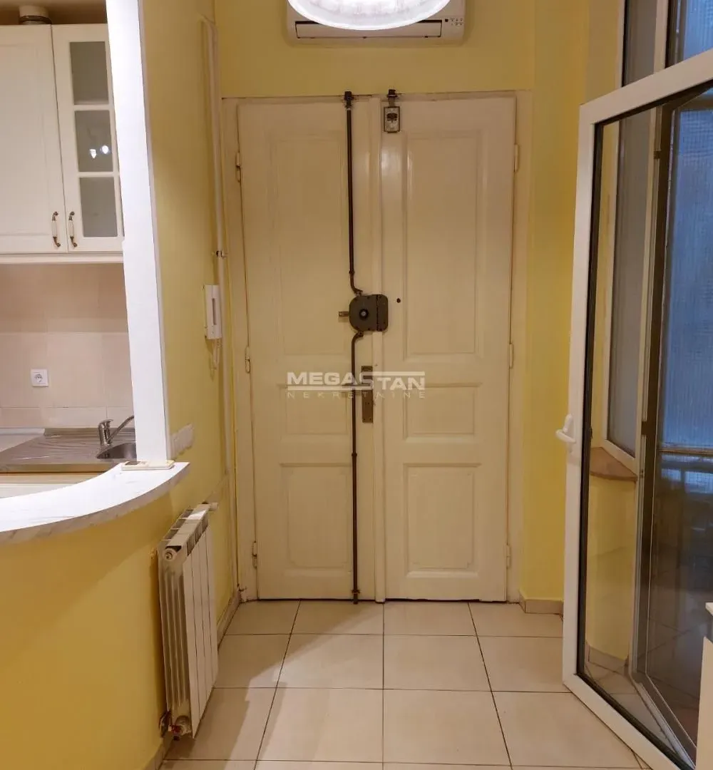 Rent, three bedroom apartment, 70m², Stari Grad, Beograd