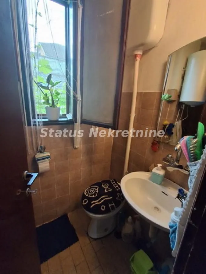 Prodaja, kuća, 114m², Bulevar Oslobodjenja, Novi Sad Sve Podlokacije