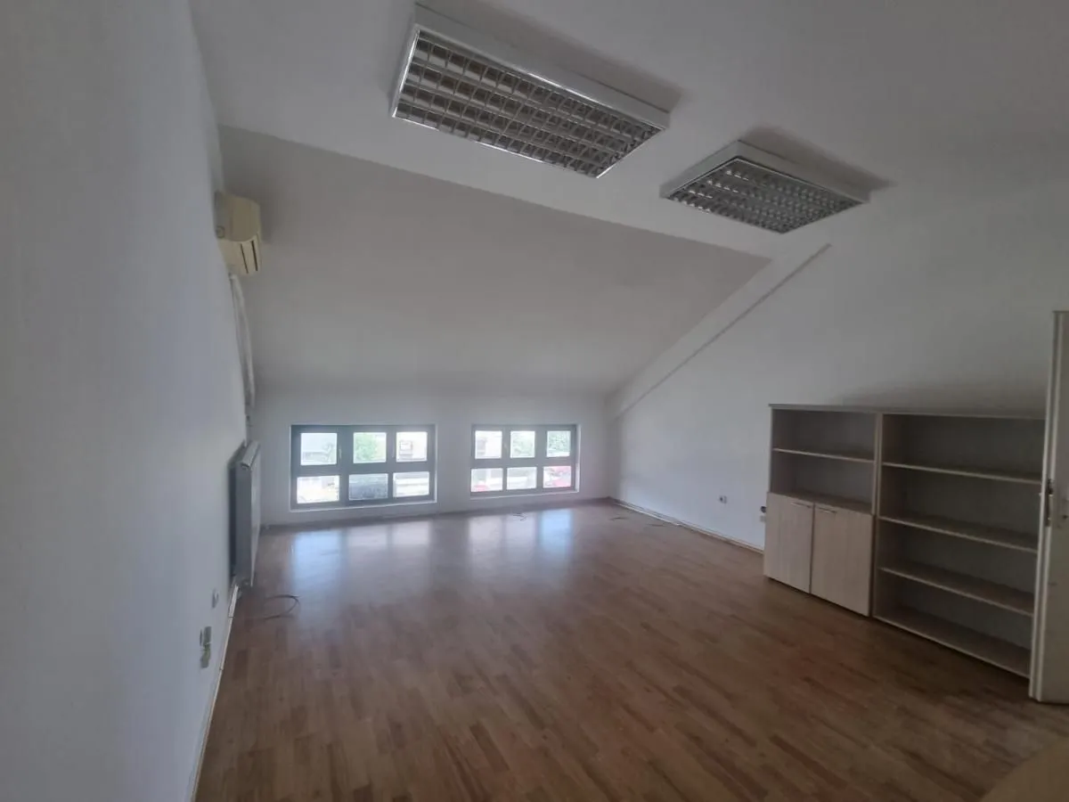 Rent, office space, 160m², Južni Bulevar, Vračar Sve Podlokacije
