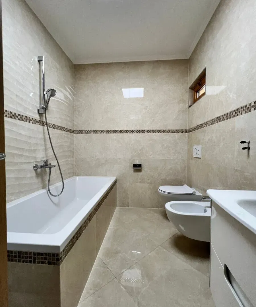 Prodaja, kuća, 200m², Rogami, Podgorica