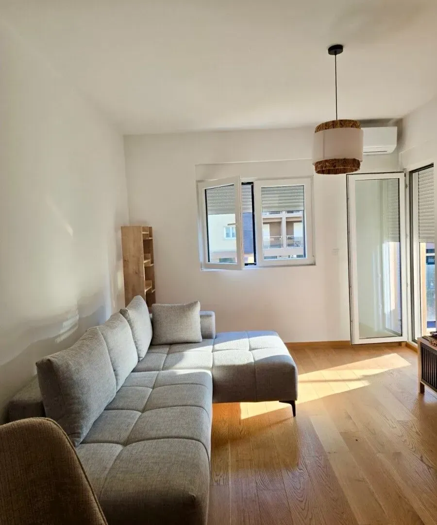 Izdavanje, jednosoban stan, 48m², New City, Podgorica