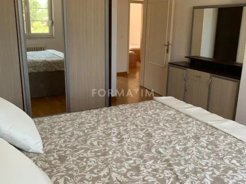 Izdavanje, četvorosoban stan, 125m², Savski Venac, Beograd - image 5