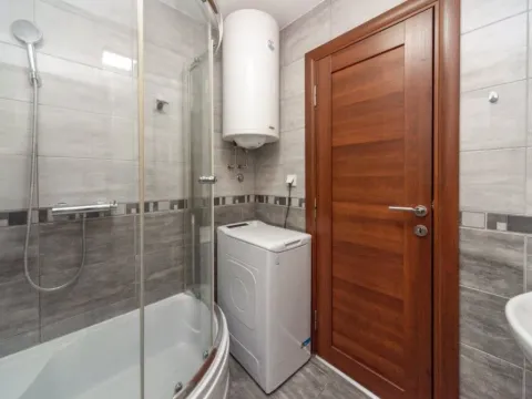 Izdavanje, dvosoban stan, 56m², Momišići, Podgorica - image 10