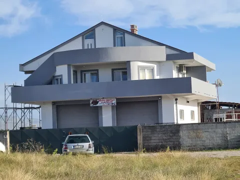Izdavanje, dvosoban stan, 72m², Donja Gorica, Podgorica - image 2