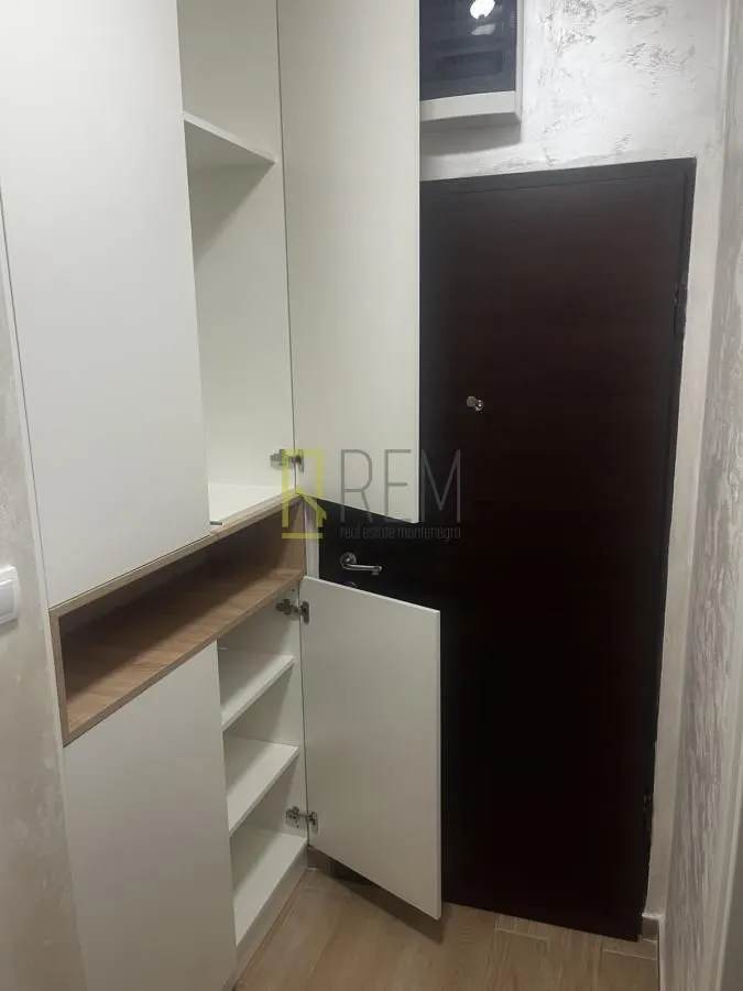 Prodaja, jednosoban stan, 43m², Stari Aerodrom, Podgorica