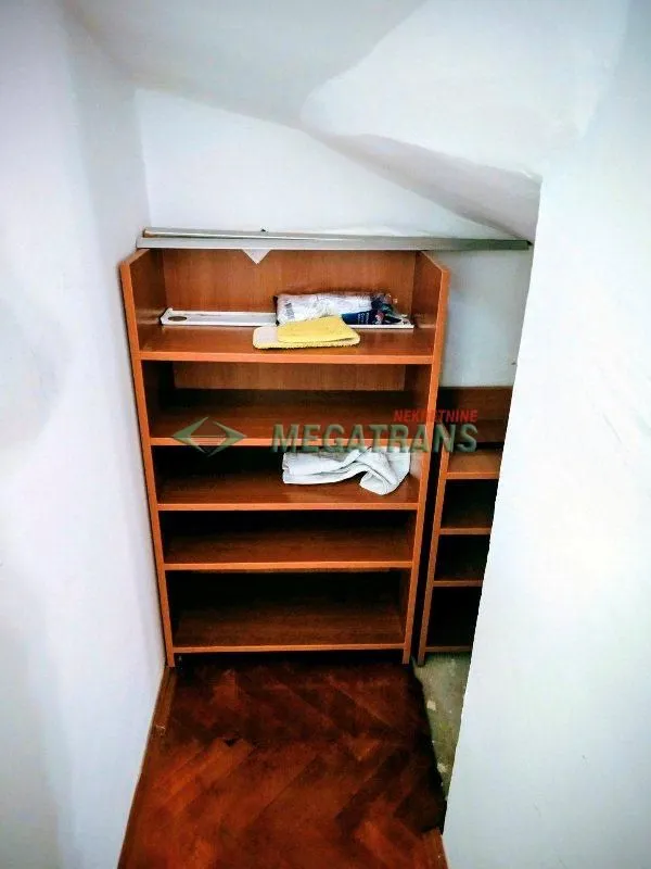 Izdavanje, trosoban stan, 80m², Adamovićevo Naselje, Novi Sad Sve Podlokacije
