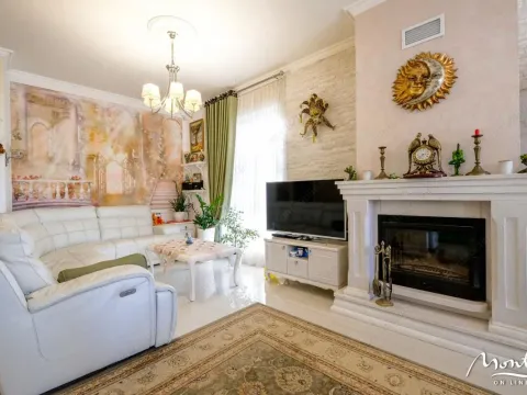 Sale, two bedroom apartment, 174m², Lepetani, Tivat - image 8