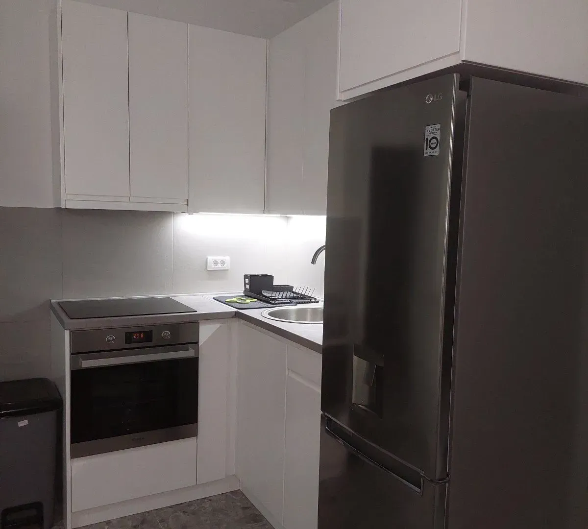 Izdavanje, jednosoban stan, 63m², Slovenska Plaža, Budva
