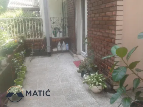 Prodaja, četvorosoban stan, 64m², Novo naselje, Novi Sad - image 11