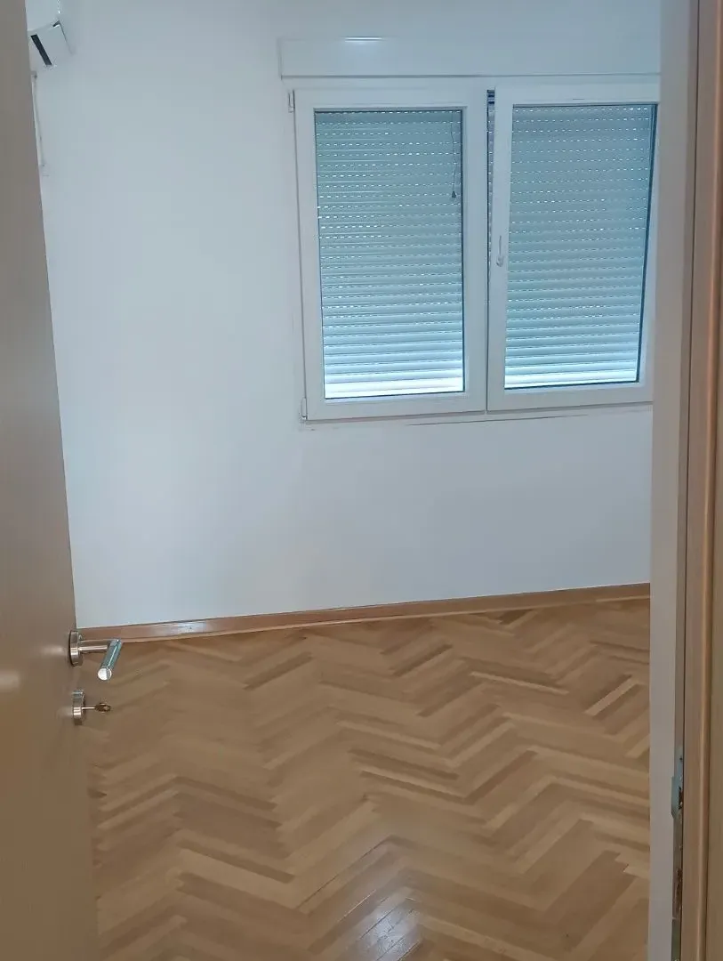 Izdavanje, poslovni prostor, 66m², Preko Morače, Podgorica
