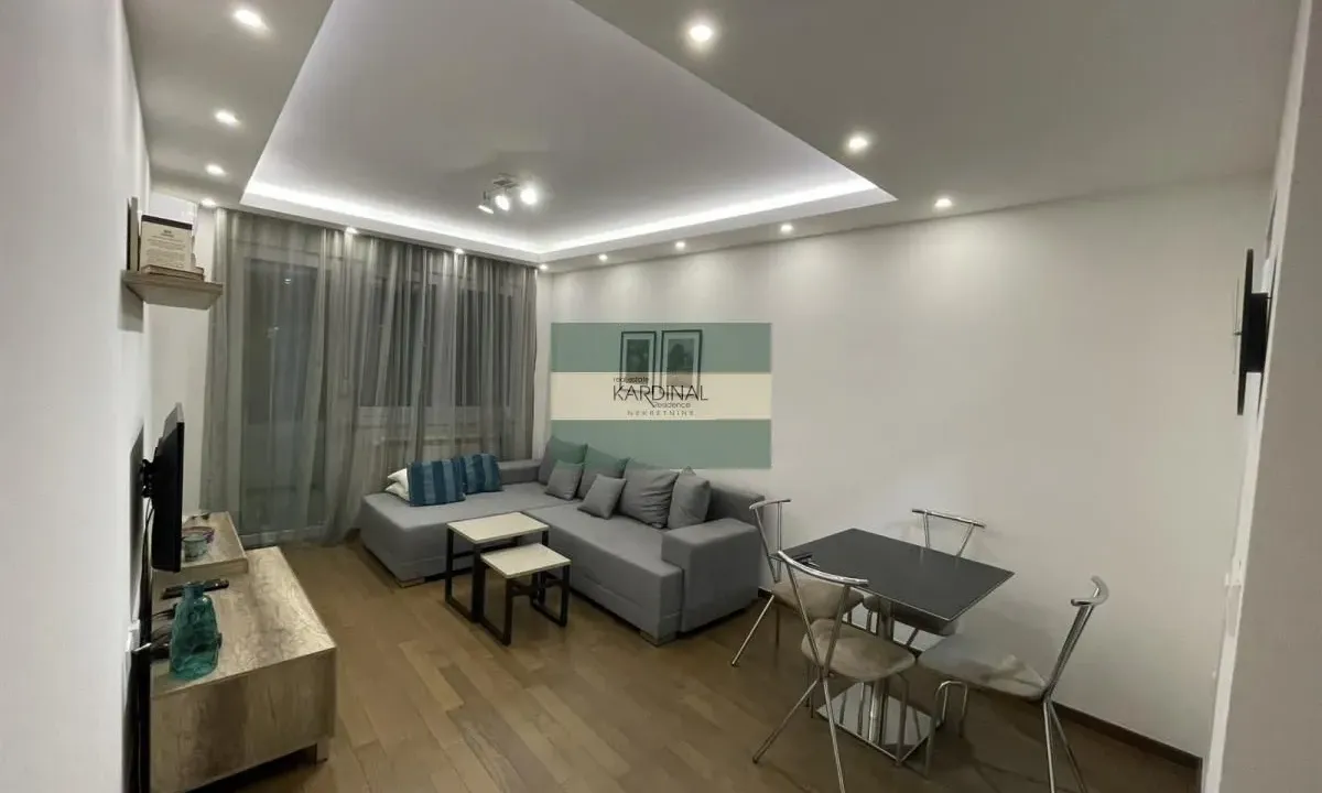 Izdavanje, dvosoban stan, 57m², Centar, Kragujevac