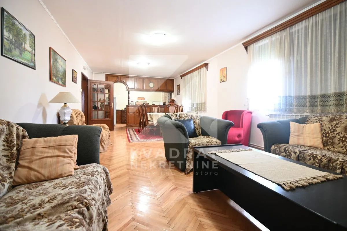 Prodaja, kuća, 240m², Zabjelo, Podgorica