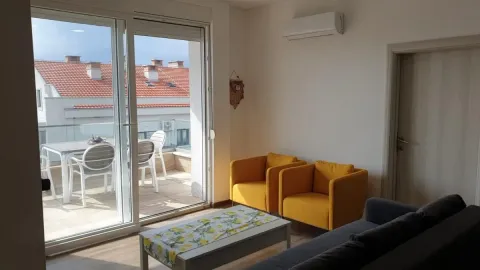 Rent, two bedroom apartment, 53m², Tivat, Crna Gora - image 6