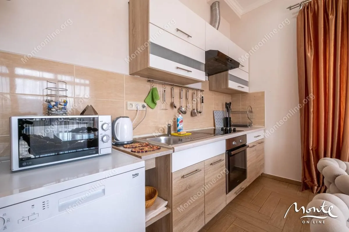 Prodaja, dvosoban stan, 79m², Orahovac, Kotor