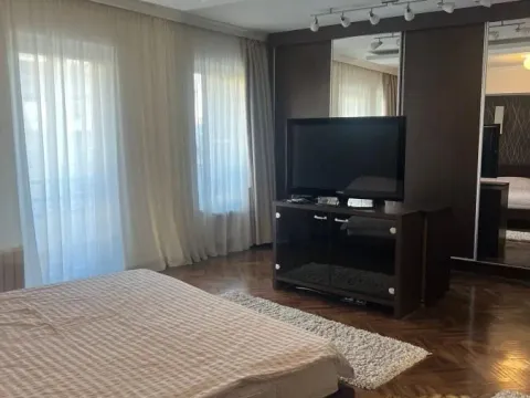 Izdavanje, trosoban stan, 120m², Poštanska Štedionica, Palilula Sve Podlokacije - image 6