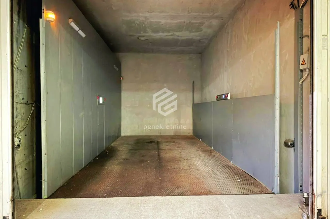 Rent, office space, 406m², Petrovac, Budva