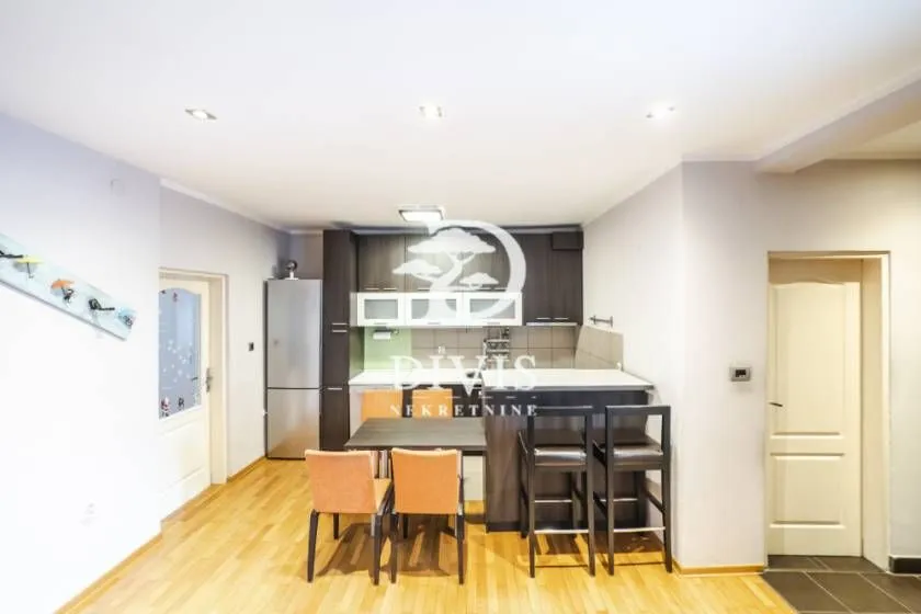 Prodaja, trosoban stan, 68m², Sarajevska, Beograd