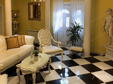 Sale, house, 190m², Kotor, Crna Gora - image 2