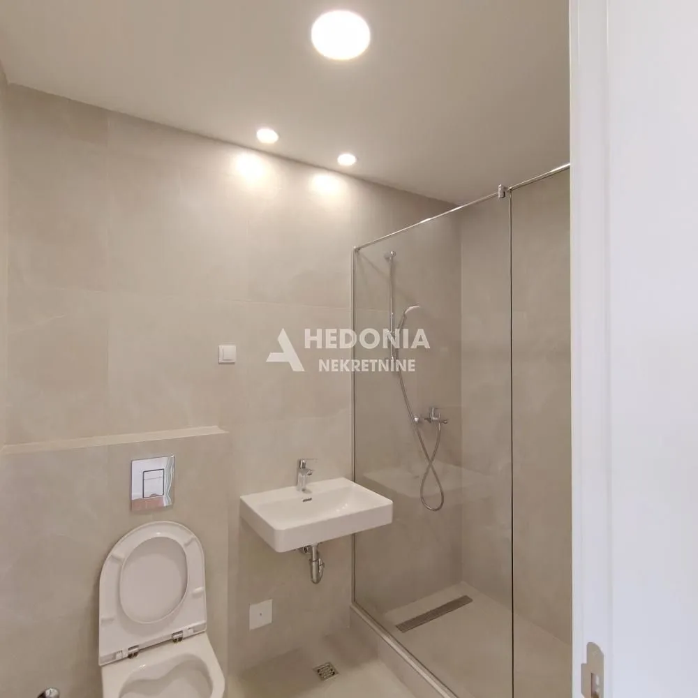 Rent, office space, 131m², Zemun Sve Podlokacije, Beograd