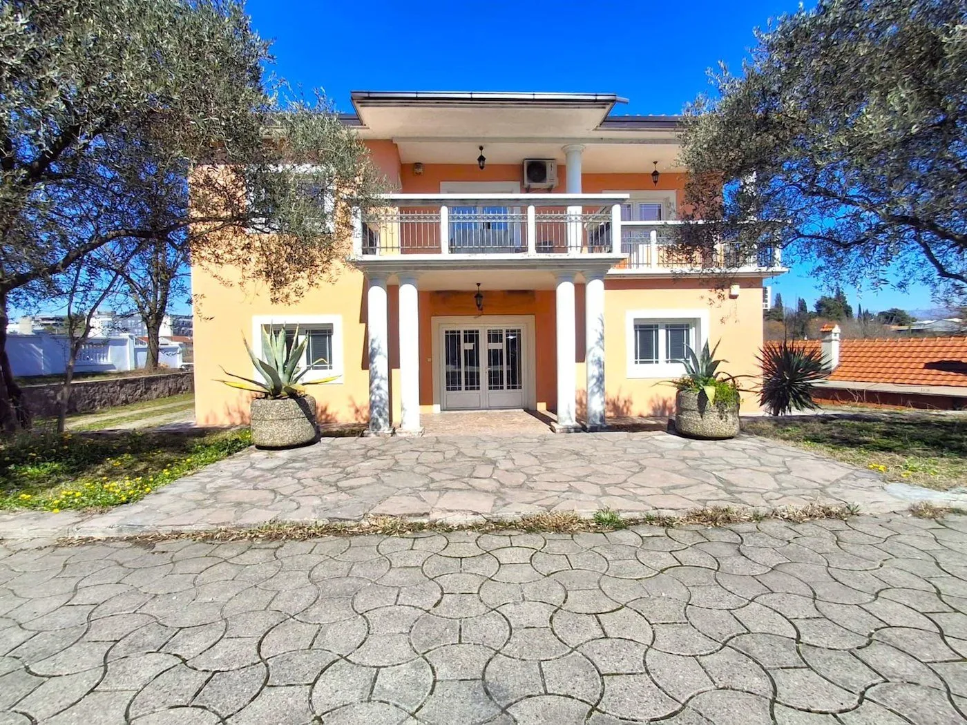 Rent, office space, 260m², Stara Varoš, Podgorica