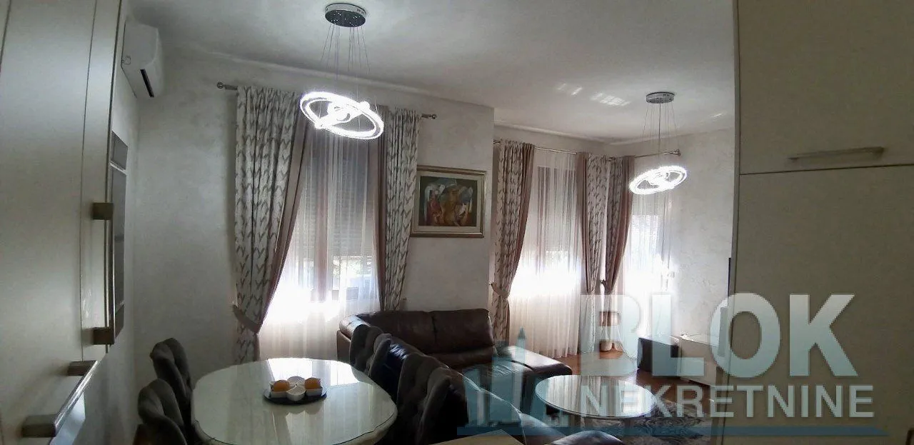 Izdavanje, trosoban stan, 85m², Centar, Podgorica