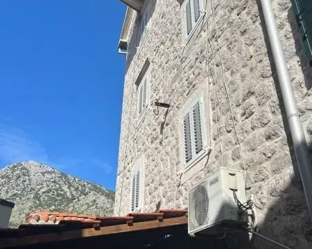 Sale, house, 220m², Risan, Kotor - image 2