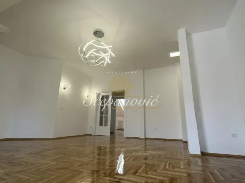 Prodaja, četvorosoban stan, 99m², Centar, Novi Sad - image 12