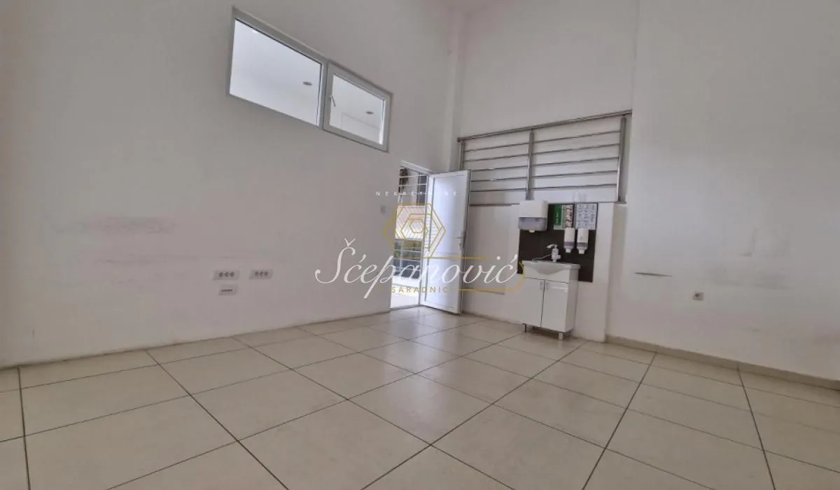 Sale, office space, 155m², Podbara, Novi Sad Sve Podlokacije
