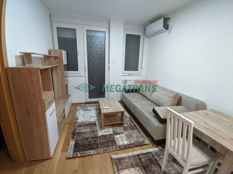 Izdavanje, jednosoban stan, 30m², Centar, Novi Sad