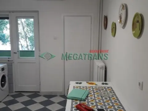 Izdavanje, trosoban stan, 100m², Centar, Novi Sad - image 7