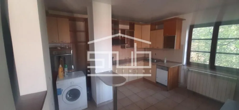 Izdavanje, četvorosoban stan, 360m², Zvezdin Stadion, Beograd