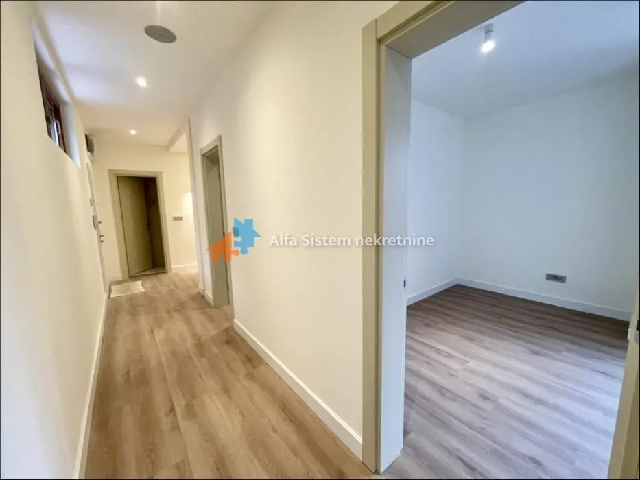 Izdavanje, četvorosoban stan, 153m², Savski Venac, Beograd
